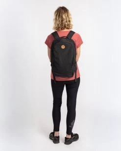 Pinewood Day Pack Rugzak 22L Zwart (400) 16 Pinewood Day Pack Rugzak 22L Zwart (400) -Sport Verkoop 5a63de66b54e5e5cb5f7467ef8e1d9db7458080b