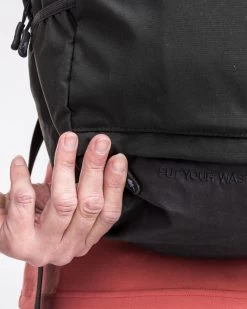 Pinewood Day Pack Rugzak 22L Zwart (400) 12 Pinewood Day Pack Rugzak 22L Zwart (400) -Sport Verkoop 5f76f6c594d37fc687b75cb8ed04b55c77ded896