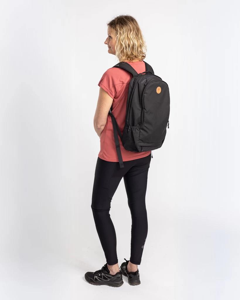 Pinewood Day Pack Rugzak 22L Zwart (400) 10 Pinewood Day Pack Rugzak 22L Zwart (400) - Afbeelding 8