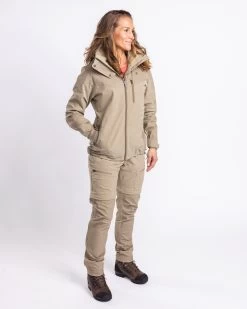 Pinewood Finnveden Hybrid Dames Jas Light Khaki (224) -Sport Verkoop 702e2bc08fe1aefd24e3ad1cc8c3388fc8a614e5