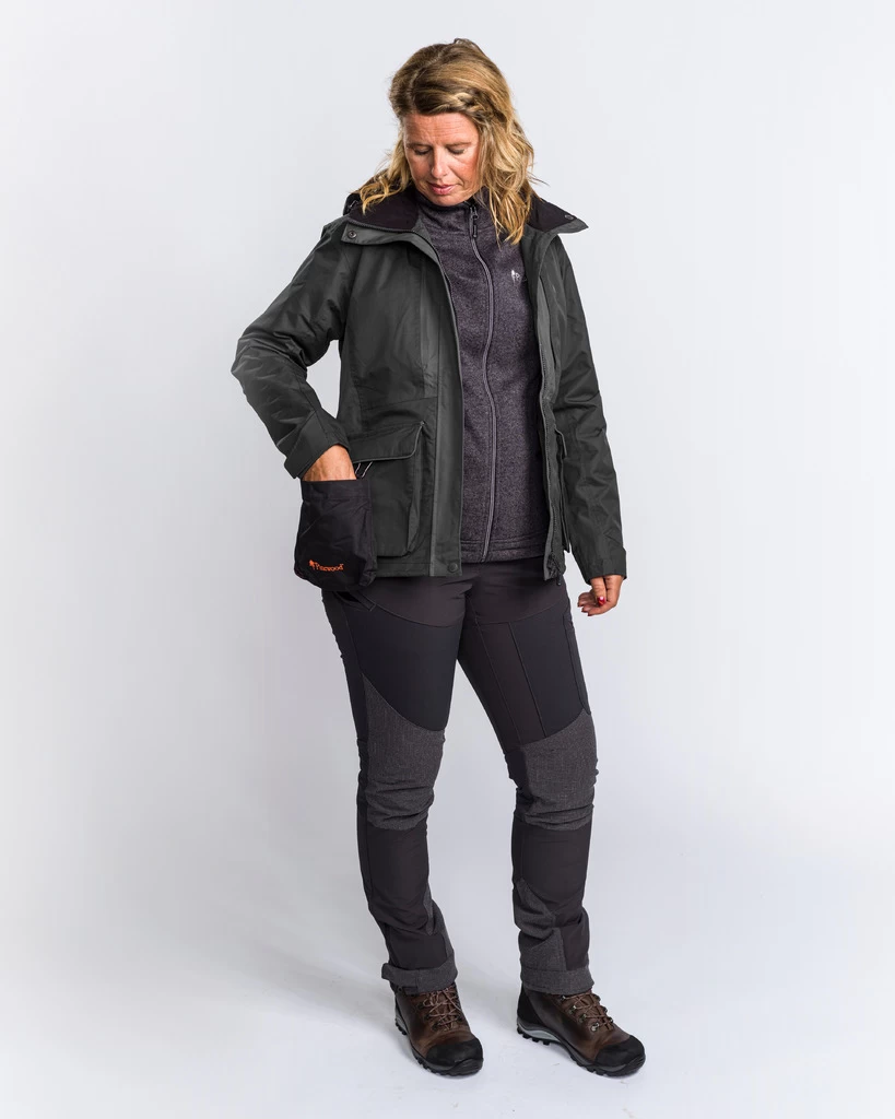 Pinewood Hondensport Trainings Jas Dames Zwart (407) 2.0 6 Pinewood Hondensport Trainings Jas Dames Zwart (407) 2.0 - Afbeelding 4