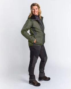 Pinewood Hondensport Trainings Jas Dames Mosgroen / Zwart (153) 2.0 16 Pinewood Hondensport Trainings Jas Dames Mosgroen / Zwart (153) 2.0 -Sport Verkoop cb17d25d38eeacca1465045f44b3441cd324bcf7