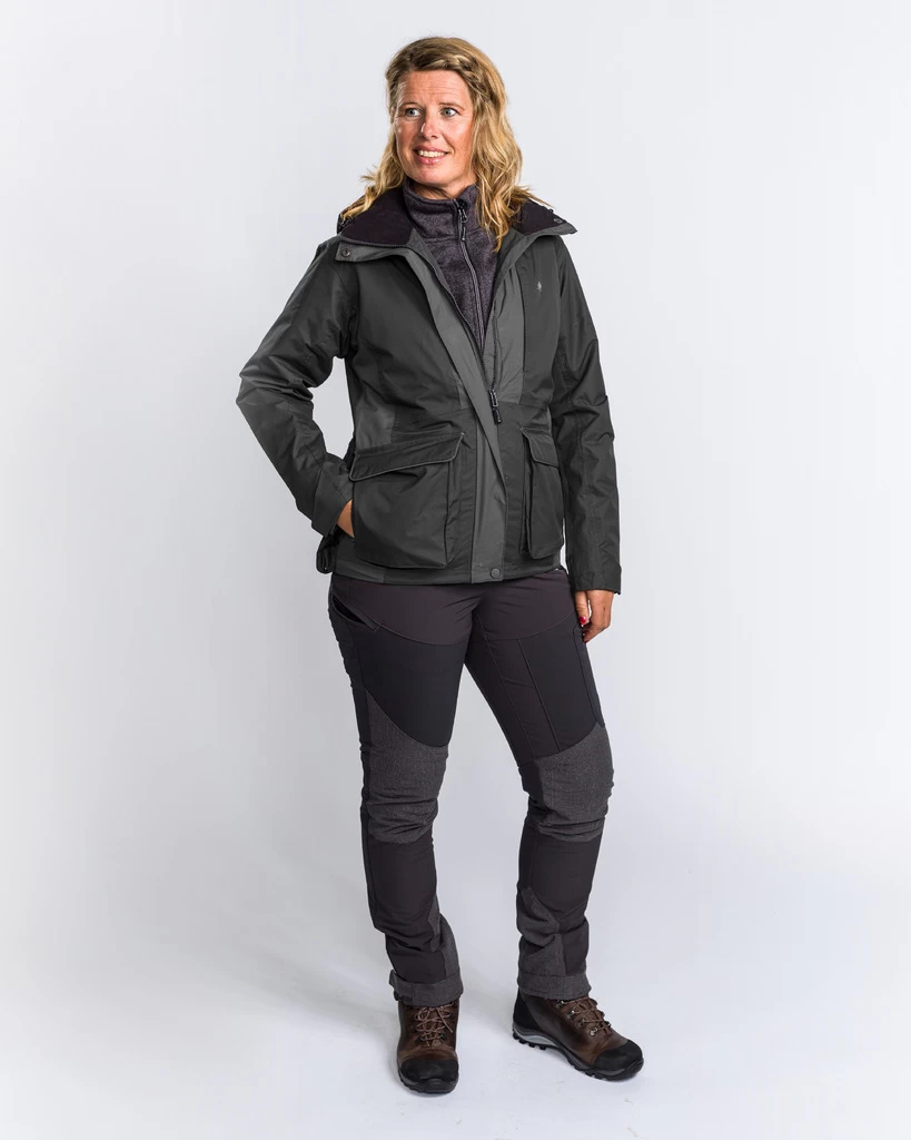 Pinewood Hondensport Trainings Jas Dames Zwart (407) 2.0 5 Pinewood Hondensport Trainings Jas Dames Zwart (407) 2.0 - Afbeelding 3